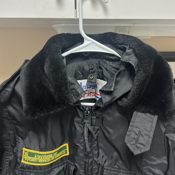 Security Windbreaker - Picture 3 of 4